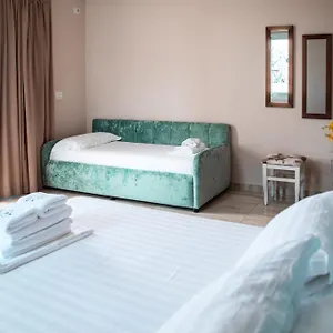 E Bardhe Butique Hotel