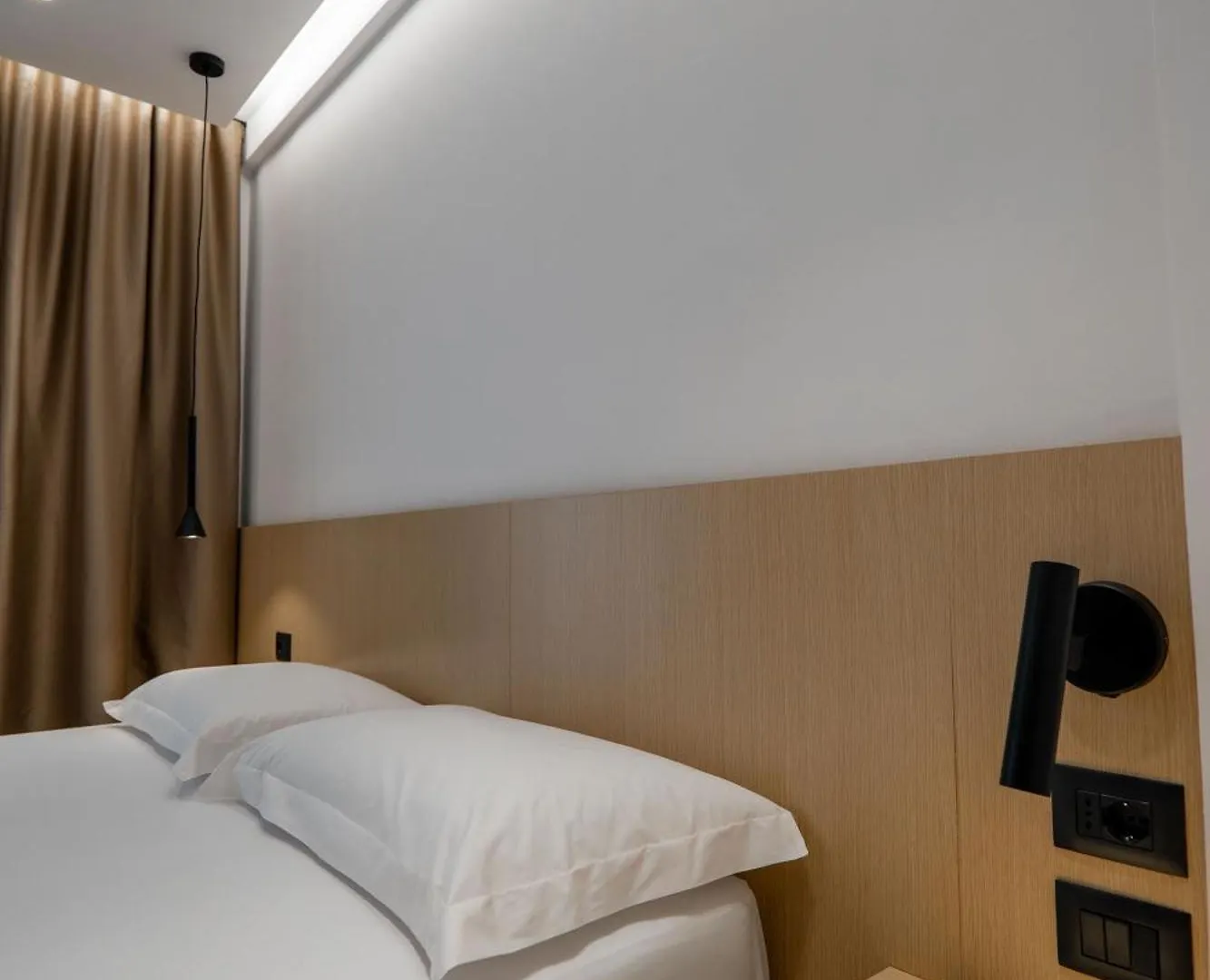 Austin Boutique Hotel Saranda 0*,
